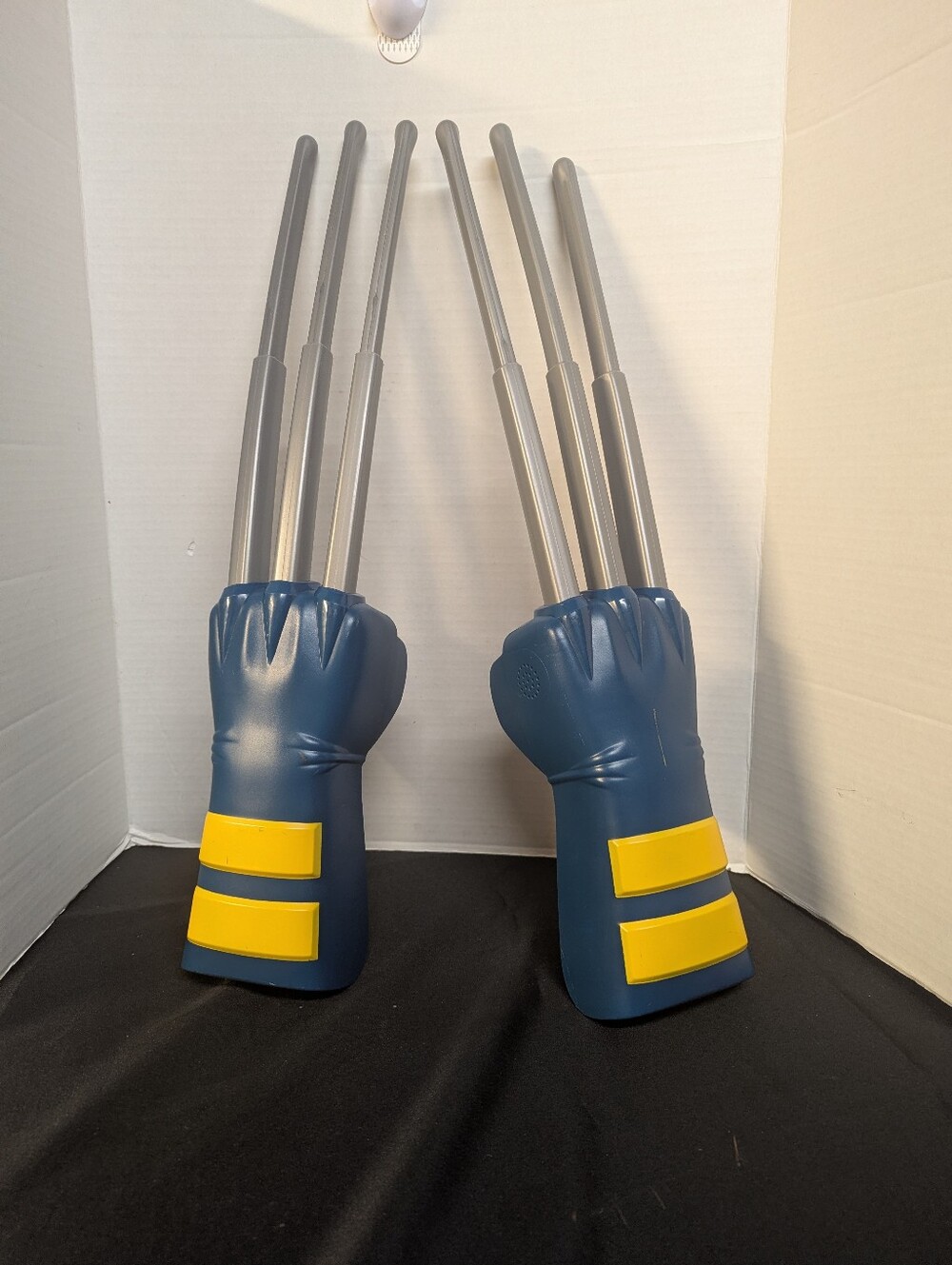 Wolverine Retractable Claws With Sound Tested And Working 2013 Hasbro Toy